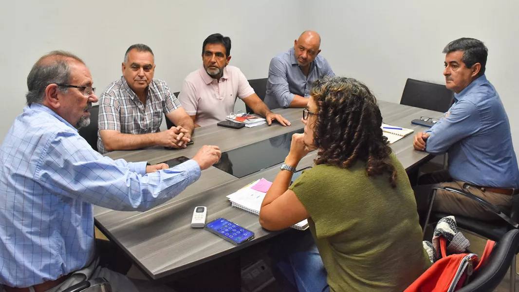 21304-gabinete-de-gestion-trabajo-conjunto-para-la-puesta-a-punto-de-las-escuelas