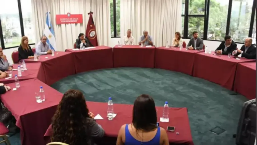 21696-saenz-firmo-el-dnu-que-establece-la-obligatoriedad-de-examenes-toxicologicos-para-funcionarios-publicos-de-los-tres-poderes-del-estado-20260127173507