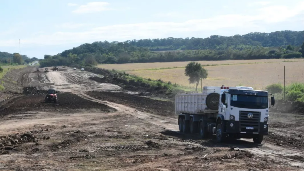 17140-tras-gestiones-del-gobernador-saenz-reiniciaron-las-obras-de-la-autopista-sobre-la-rn-934