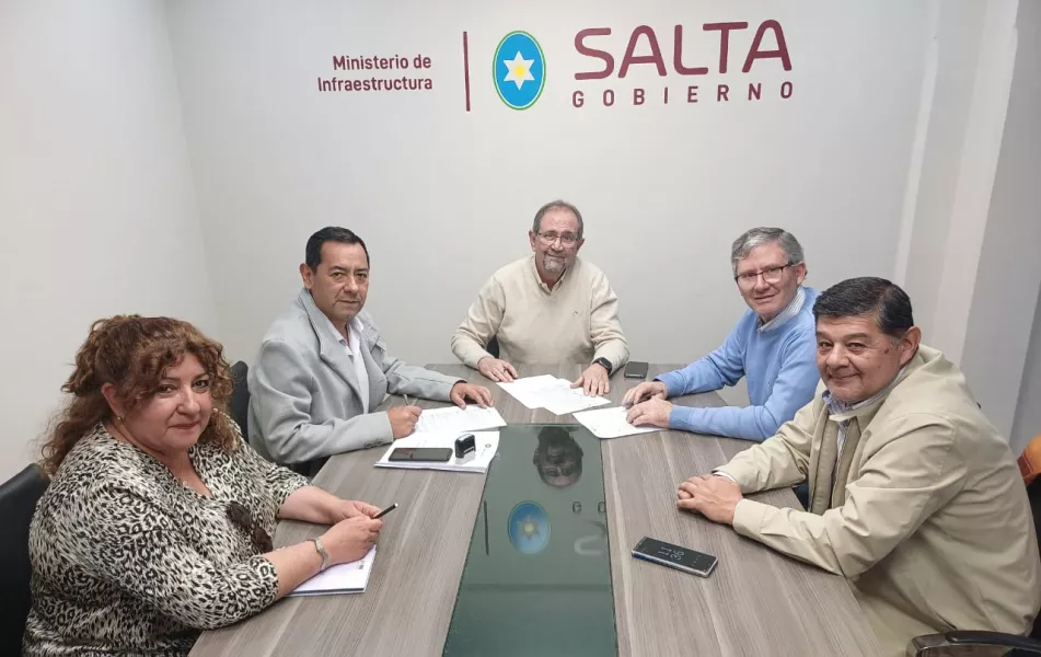 103650-los-municipios-de-la-vinia-y-coronel-moldes-firmaron-convenios-para-ejecutar-obras-publicas