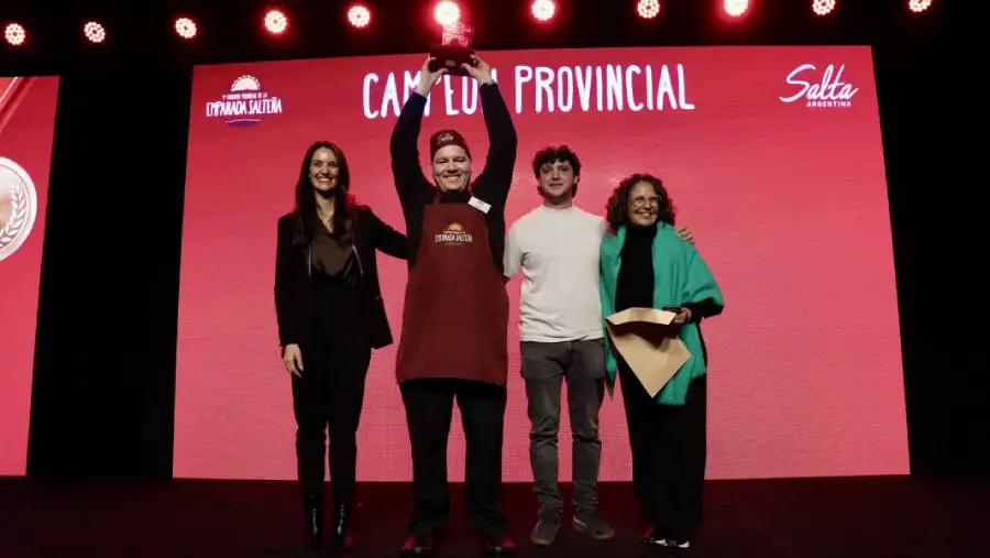 108620-la-provincia-tiene-nuevo-campeon-tomas-addad-se-llevo-el-maximo-galardon-de-la-empanada-hacia-oran