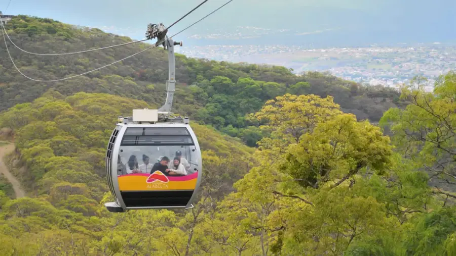 105700-record-historico-de-usuarios-en-el-complejo-teleferico-salta-se-20260105165059