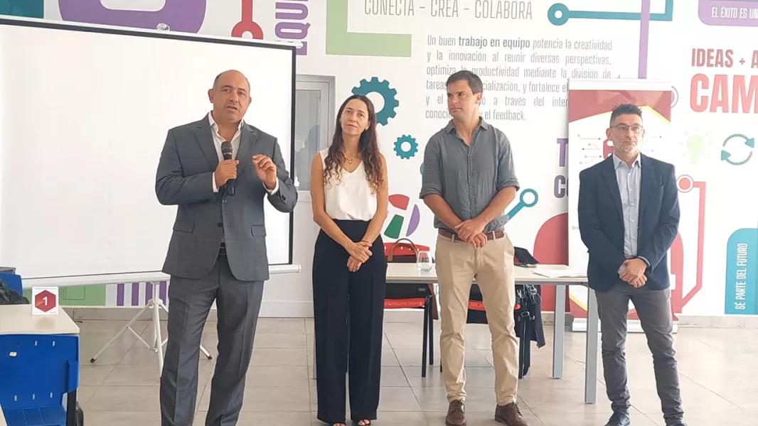 105005-se-concreto-el-encuentro-del-programa-hack-que-impulsa-la-vinculacion-entre-empresas-y-emprendedores