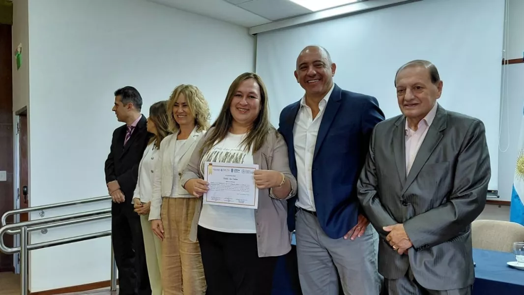 105370-finalizo-la-primera-etapa-de-formacion-en-inteligencia-artificial-para-agentes-del-estado-provincial