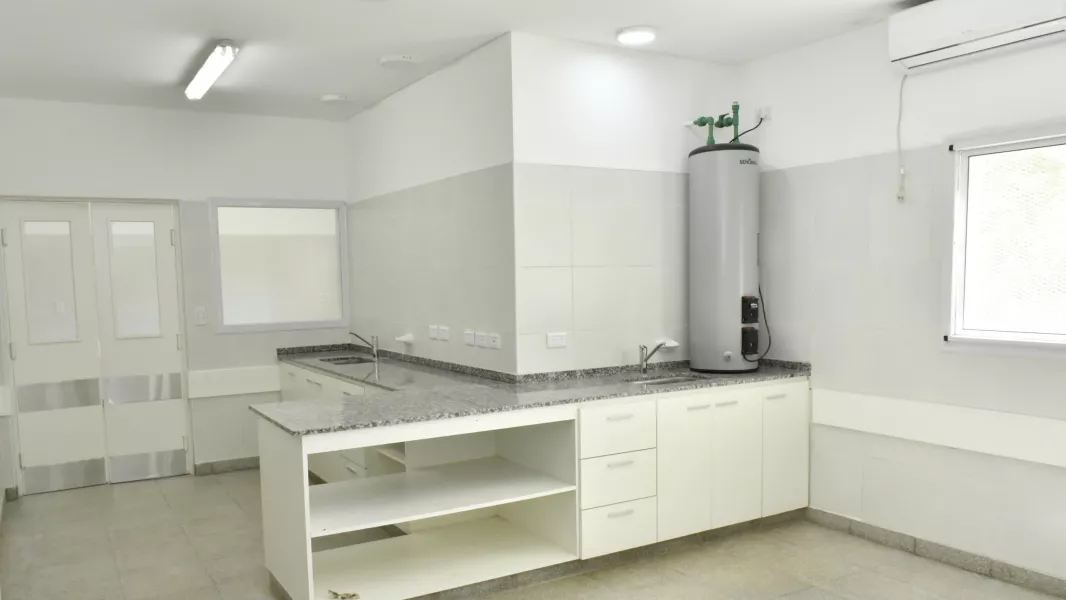 12031-el-hospital-de-rosario-de-la-frontera-sumara-64-camas-y-nuevo-edificio-para-el-de-el-potrero-saenz-verifico-las-dos-obras