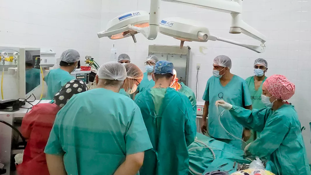 101104-el-hospital-de-cachi-realiza-por-primera-vez-cirugias-de-alta-complejidad-con-moderna-tecnologia-de-videolaparoscopia