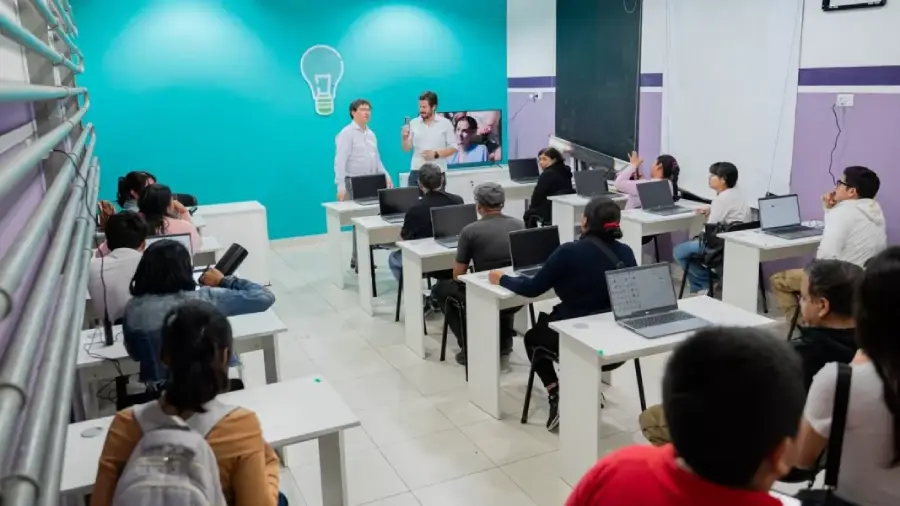 109236-se-inauguro-un-punto-digital-en-general-guemes-para-promover-el-acceso-a-la-tecnologia-y-la-capacitacion