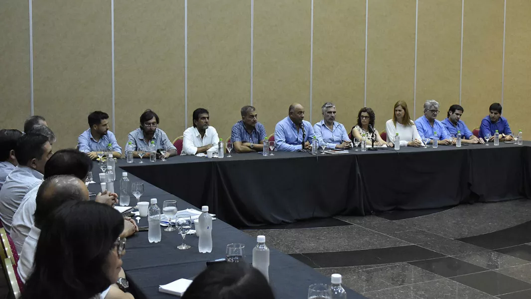 105392-continuan-las-mesas-salariales-con-la-intergremial