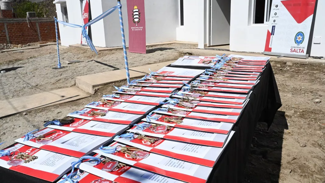 20673-con-fondos-provinciales-la-gestion-de-gustavo-saenz-concluyo-97-viviendas-de-finca-el-socorro-ii-en-cafayate-20251118160147