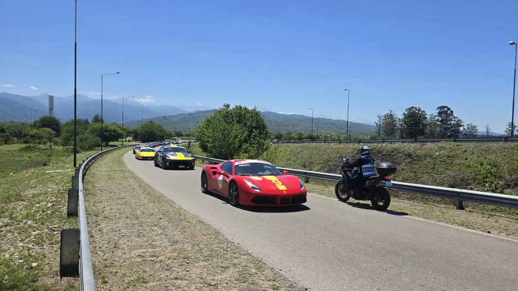 15873-la-pasion-por-ferrari-paso-por-salta-20251101162709