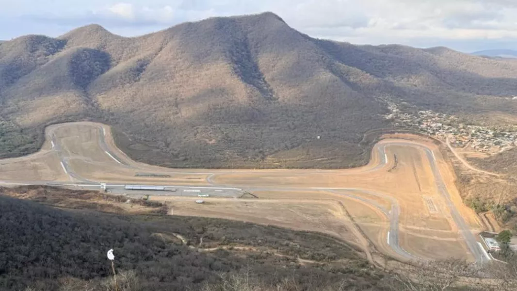 15176-obras-en-el-autodromo-vialidad-reparo-la-pista-y-trabajo-en-otras-zonas-del-predio