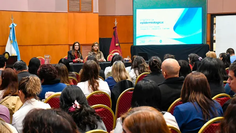 110396-mas-de-100-profesionales-se-capacitaron-para-responder-ante-brotes-y-emergencias-durante-el-verano