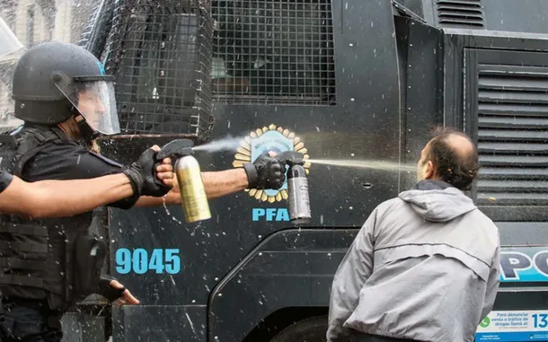 represion-gas-pimientajpg