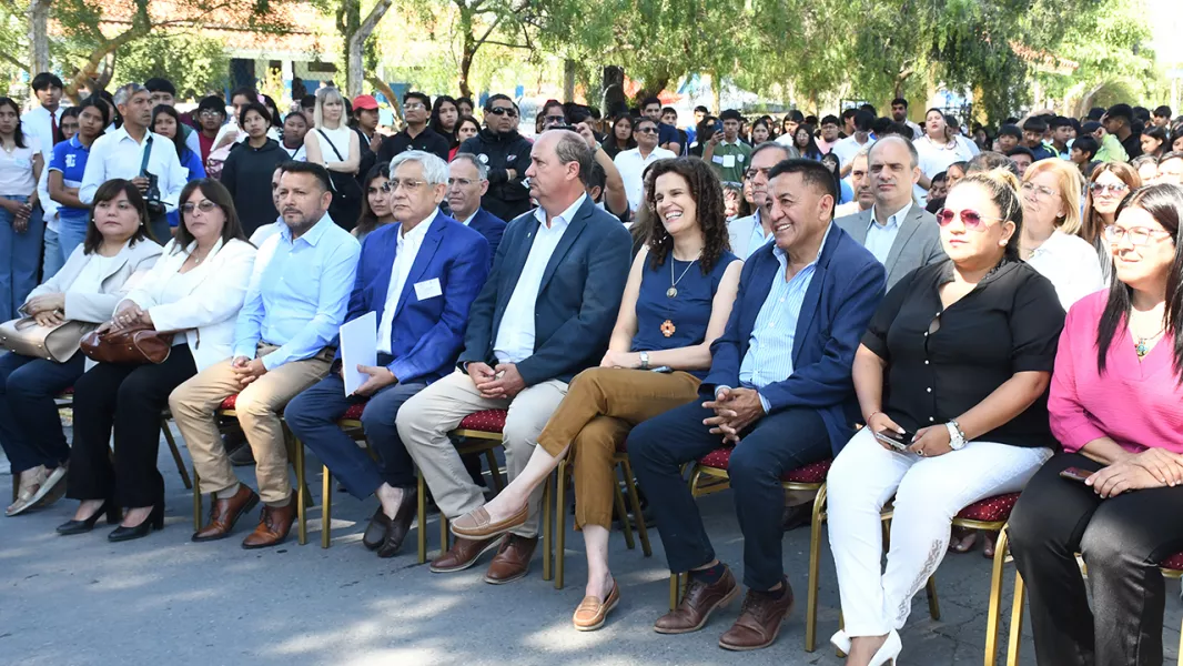 20697-expo-tecnica-2025-celebro-el-talento-y-la-innovacion-de-los-estudiantes-saltenios