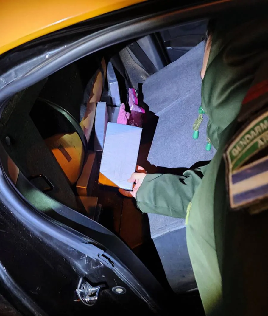 taxista_fue_detenido_cuando_realizaba_viajes_cargado_con_26_kilos_de_cocaina_6