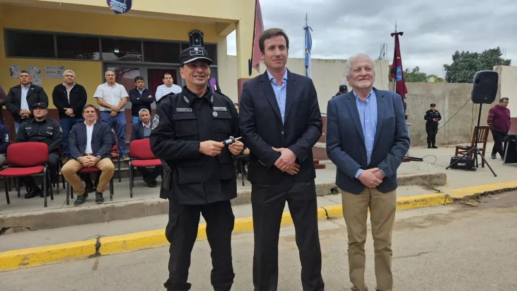 102670-nuevos-moviles-policiales-para-embarcacion-y-coronel-juan-sola-20250712113249