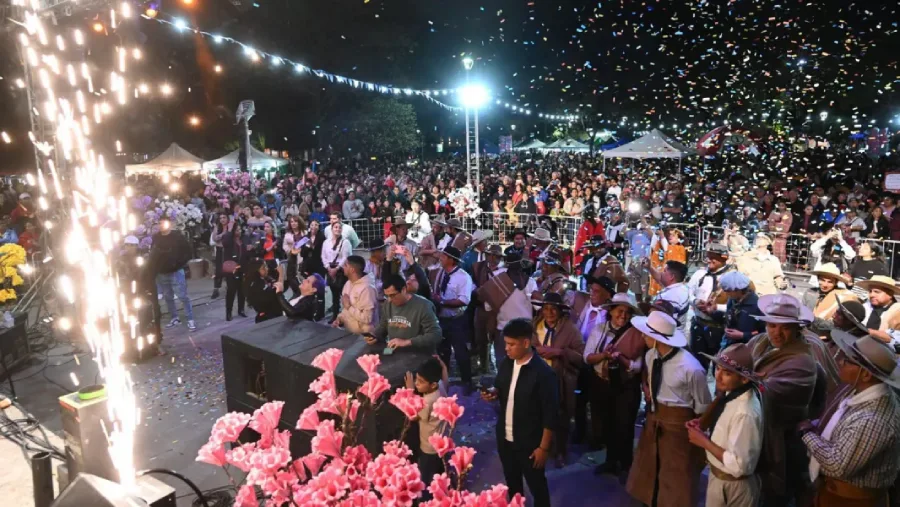 23223-saenz-acompanio-al-pueblo-de-oran-en-los-festejos-por-los-232-anios-de-su-fundacion-y-fiestas-patronales