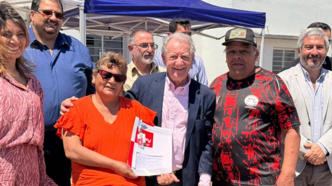 104557-veinte-familias-de-el-galpon-recibieron-las-llaves-de-su-casa-propia