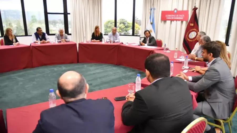 21684-saenz-firmo-el-dnu-que-establece-la-obligatoriedad-de-examenes-toxicologicos-para-funcionarios-publicos-de-los-tres-poderes-del-estado