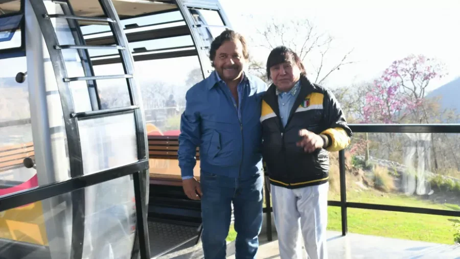 24719-salta-homenajeo-a-ricky-maravilla-por-su-aporte-a-la-cultura-y-musica-popular