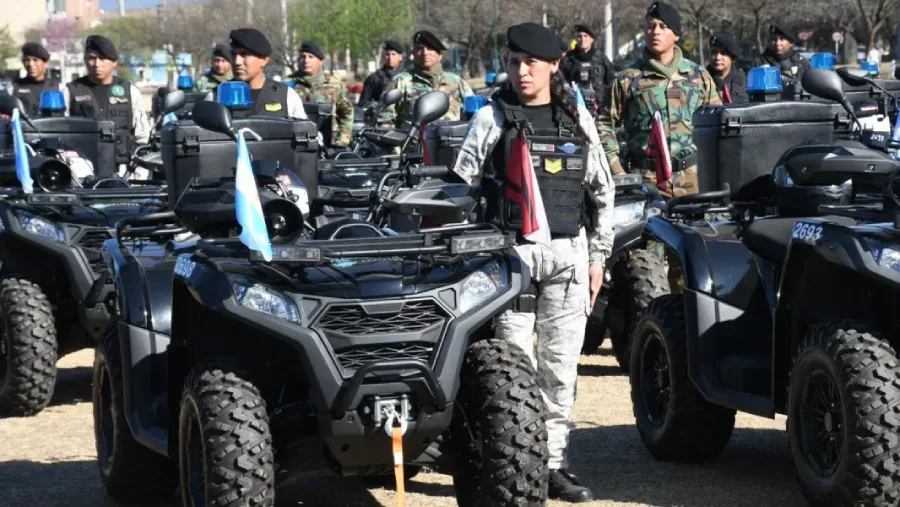 23351-saenz-fortalece-a-la-policia-de-salta-con-151-nuevos-moviles-y-300-agentes