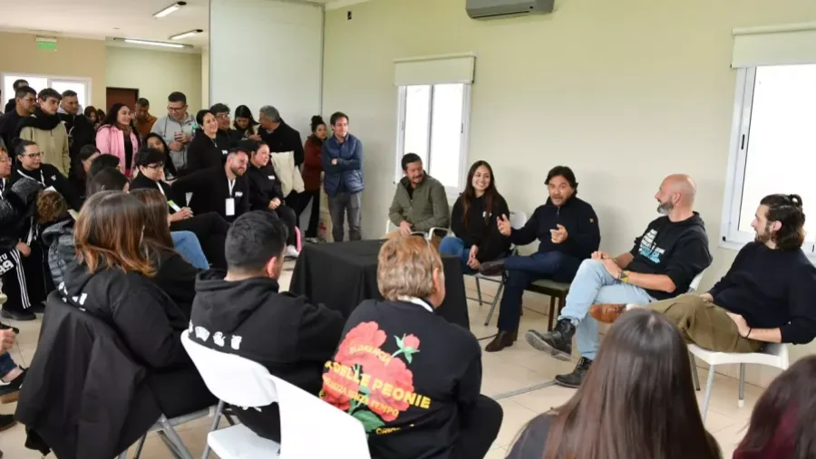 24855-el-gobernador-saenz-en-potencia-argentina-