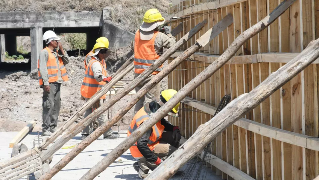 20101-autopista-del-valle-de-lerma-saenz-verifico-los-avances-de-la-obra-vial-estrategica-para-salta