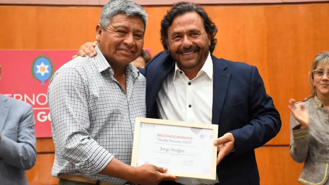 21115-saenz-reconocio-a-los-docentes-destacados-de-2025