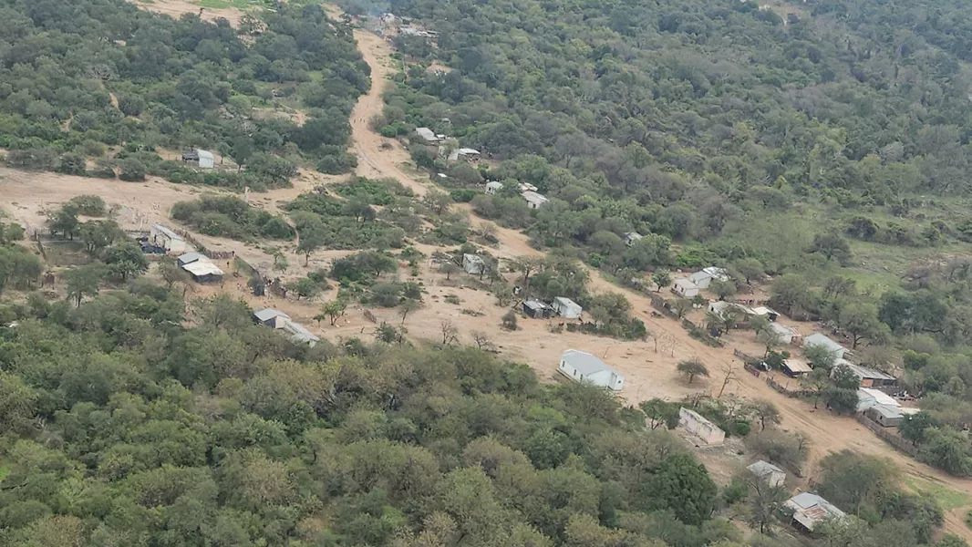 12597-desarrollo-social-realiza-asistencia-aerea-a-comunidades-de-rivadavia-banda-sur-aisladas-por-intensas-lluvias