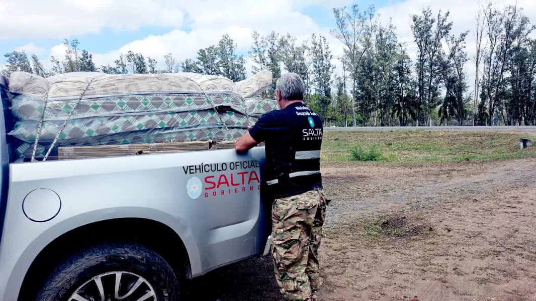 105200-el-gobierno-asistio-a-20-familias-afectadas-por-tormentas-y-granizo-en-el-tala-y-rosario-de-la-frontera