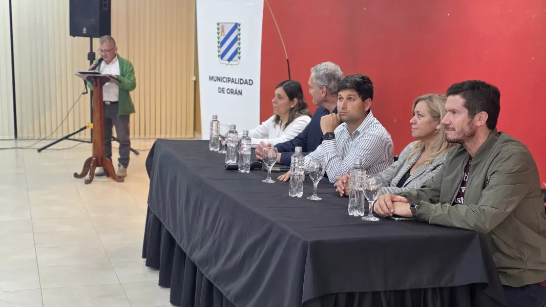 102695-se-entregaron-firmas-digitales-a-organismos-del-tercer-sector-en-oran (1)