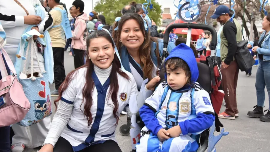 23210-el-gobernador-saenz-se-unio-a-la-familia-de-hirpace-en-su-36-maraton