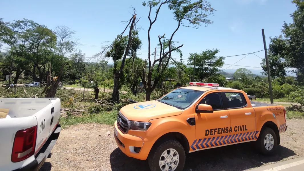 20821-defensa-civil-intervino-en-las-zonas-afectadas-por-el-temporal-en-aguas-blancas