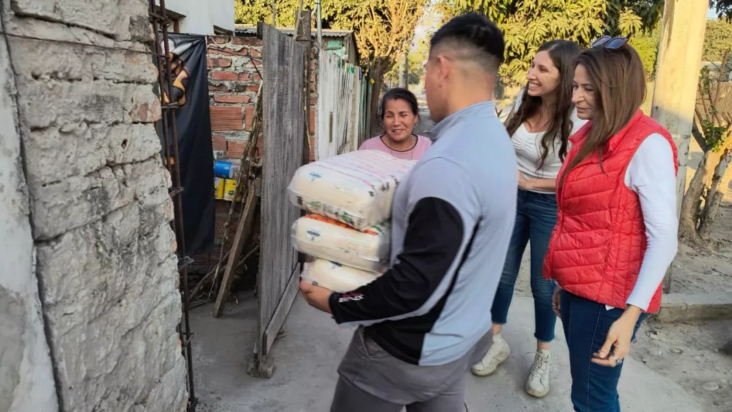 105111-inicio-una-nueva-entrega-de-alimentos-a-merenderos-del-departamento-san-martin