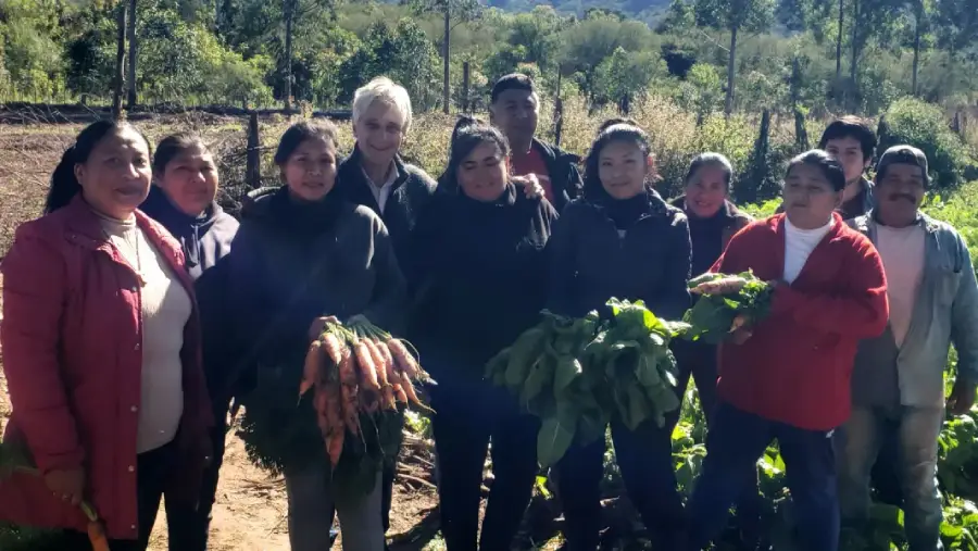 18274-huertas-de-comunidades-originarias-en-capiazuti-recibieron-asistencia