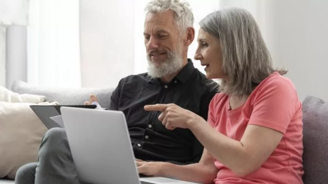 104907-se-dictara-un-curso-sobre-alfabetizacion-en-inteligencia-artificial-para-mayores-de-50-anios