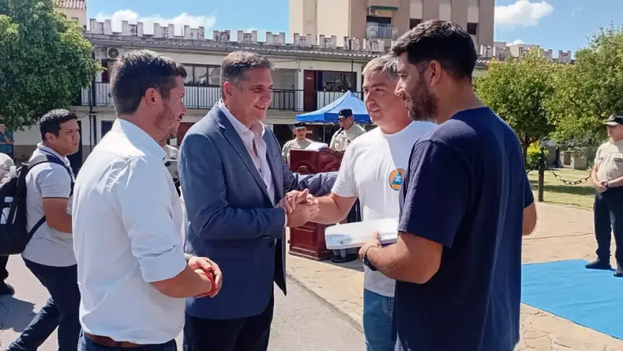 21970-incorporan-tecnologia-al-sistema-de-comunicacion-policial-y-de-defensa-civil