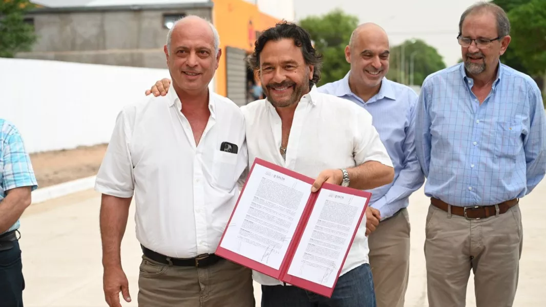 20154-saenz-inauguro-obras-en-las-lajitas