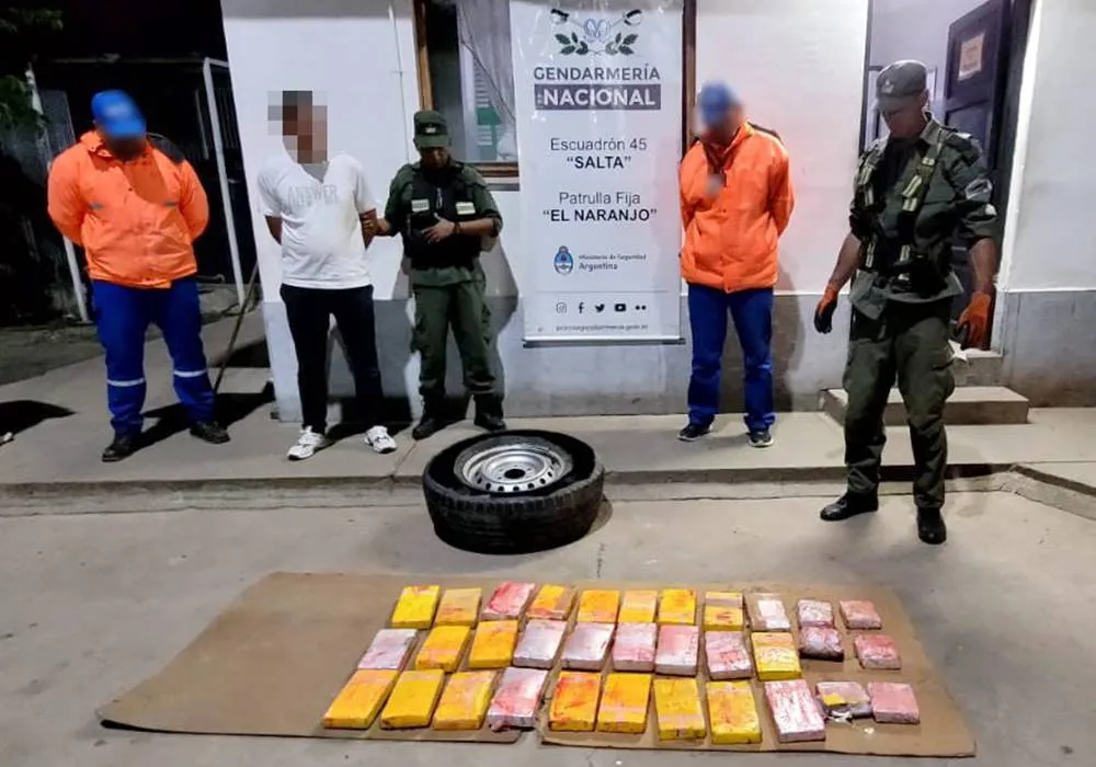 cocaina_acondicionada_en_la_rueda_de_auxilio