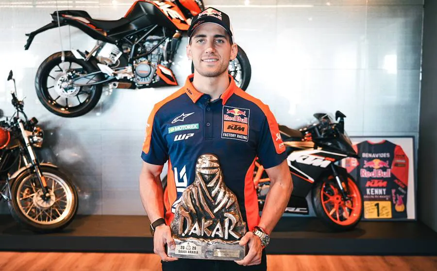 Luciano Benavides ganador del Dakar 2026 conferencia de prensa en KTM Argentina -3