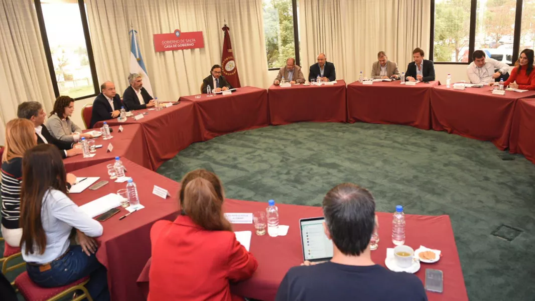 101618-el-gobernador-saenz-encabezo-una-nueva-reunion-del-gabinete-provincial