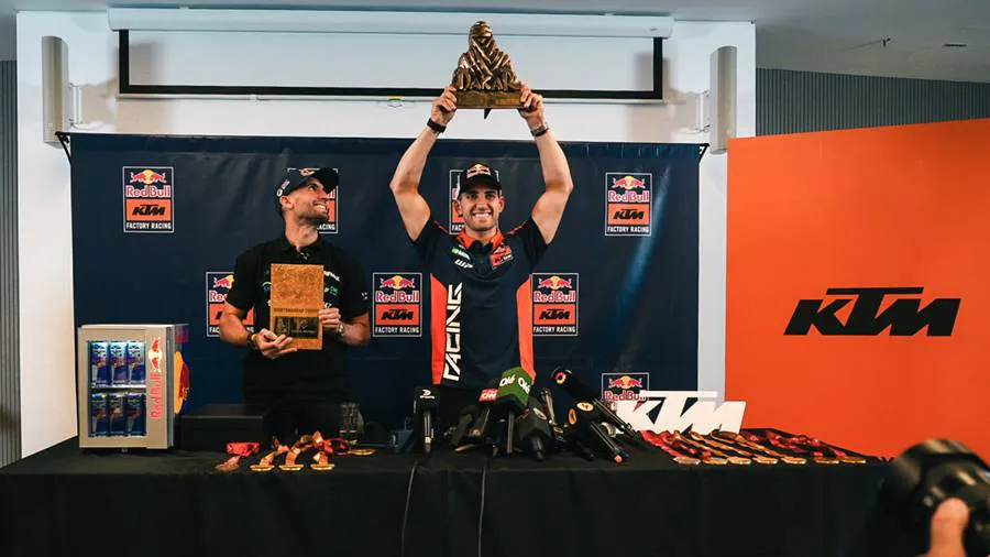 Luciano Benavides ganador del Dakar 2026 conferencia de prensa en KTM Argentina -1