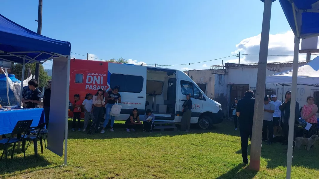 16323-el-movil-de-identificacion-del-registro-civil-llega-a-las-lajitas