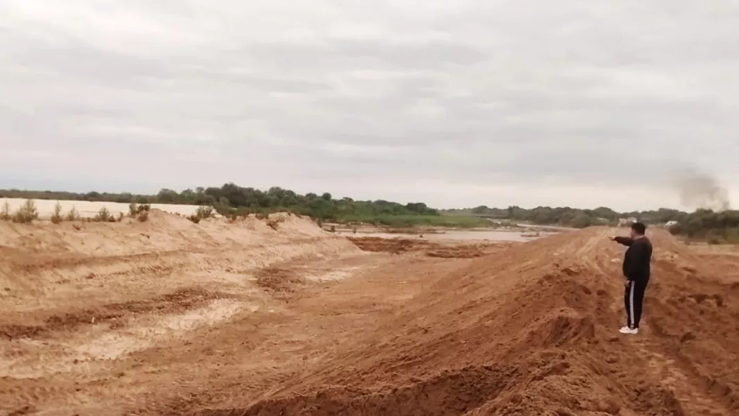 20433-recursos-hidricos-continua-realizando-tareas-de-defensa-en-el-rio-pilcomayo