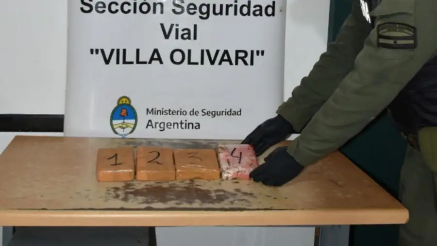 2_kilos_de_cocaina_adosadas_al_cuerpo-_corrientes_1