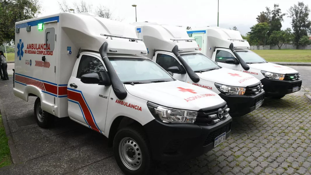 16645-el-gobernador-entrego-nuevas-ambulancias-y-ya-suman-106-durante-la-gestion