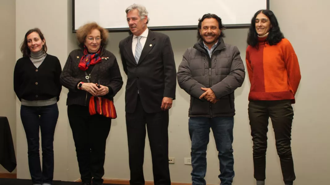 18547-el-gobernador-saenz-premio-la-excelencia-artesanal-saltenia-en-la-expo-rural-de-palermo