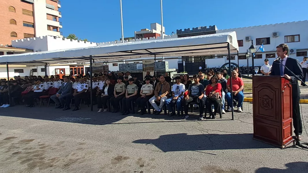 104077-homenaje-a-policias-caidos-en-cumplimiento-del-deber