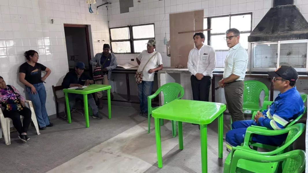 20331-avanza-el-trabajo-conjunto-para-conectar-a-la-red-de-agua-a-las-comunidades-de-general-mosconi