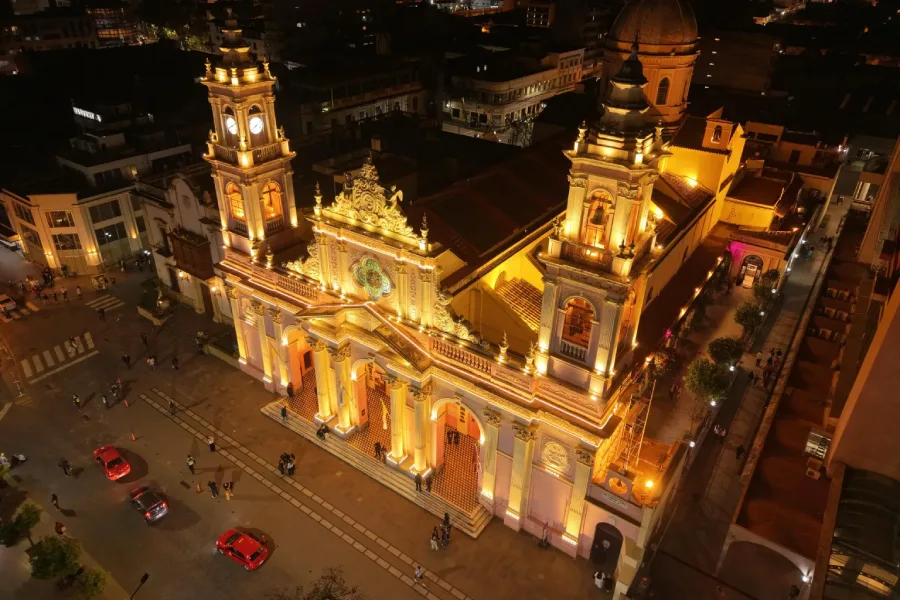 nueva-iluminacion-catedral-1-1-1536x1152